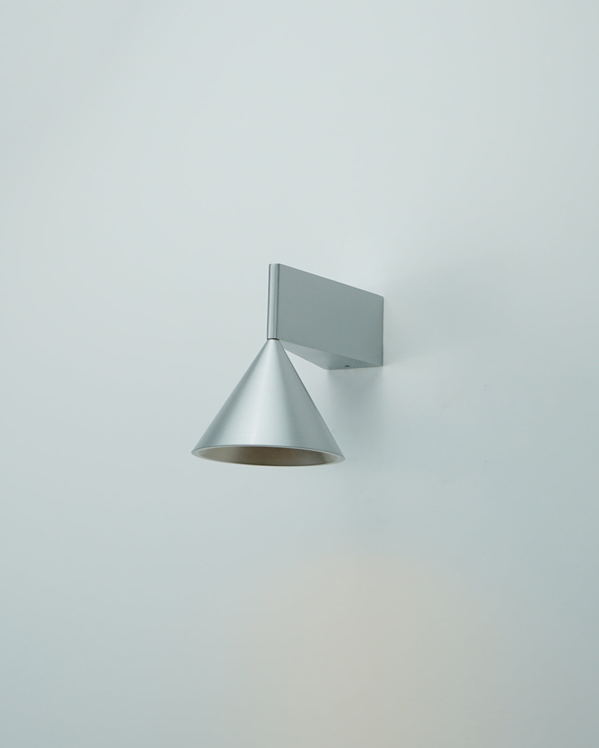 Arlo Wall Lamp