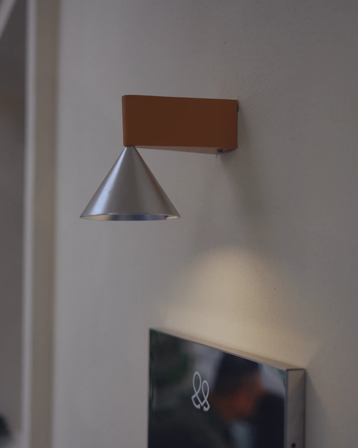 Arlo Wall Lamp