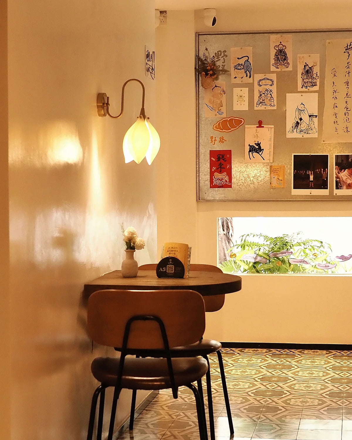Bloom Wall Light