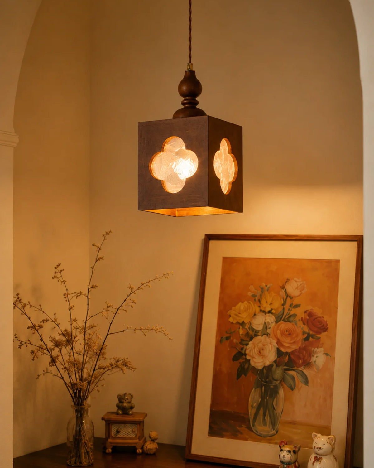 Clover Window Wooden Pendant Light