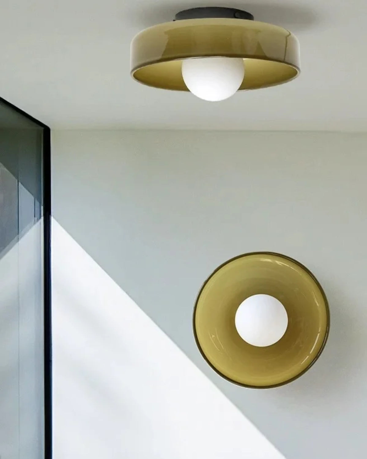 Dish Glass Wall Lamp