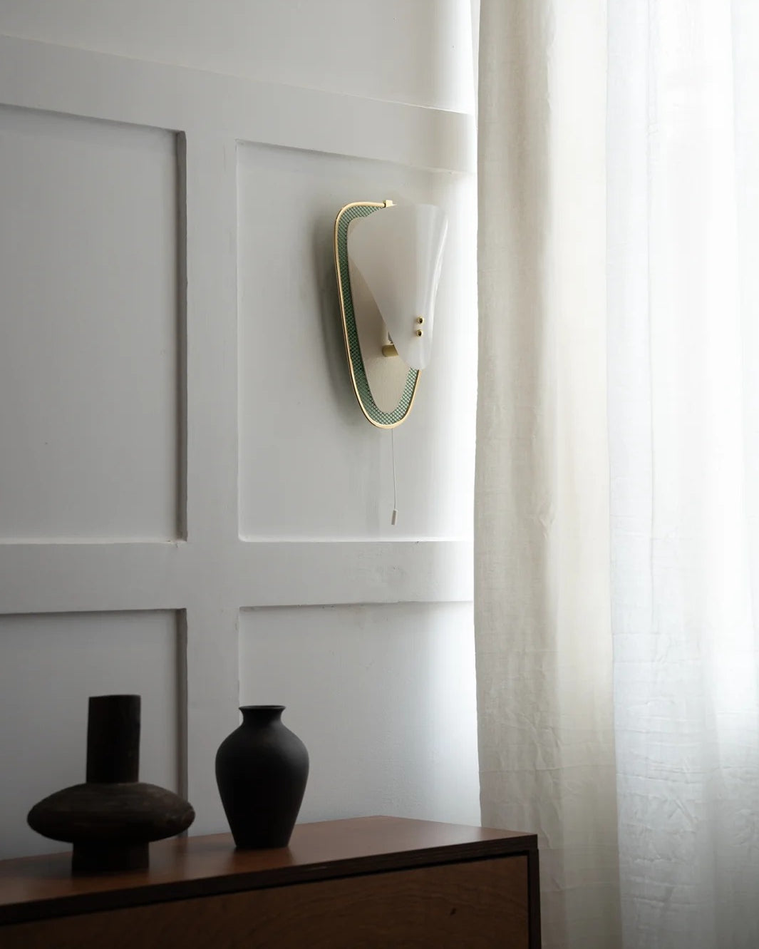 Lucent Crest Wall Lamp