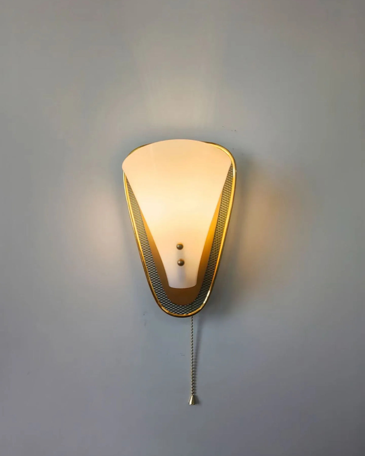 Lucent Crest Wall Lamp