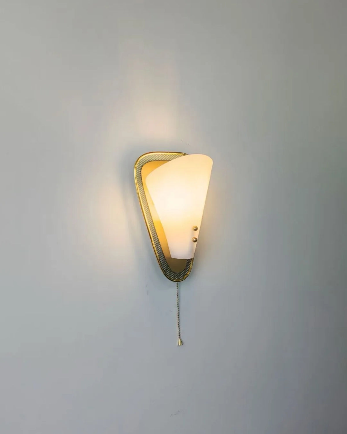 Lucent Crest Wall Lamp