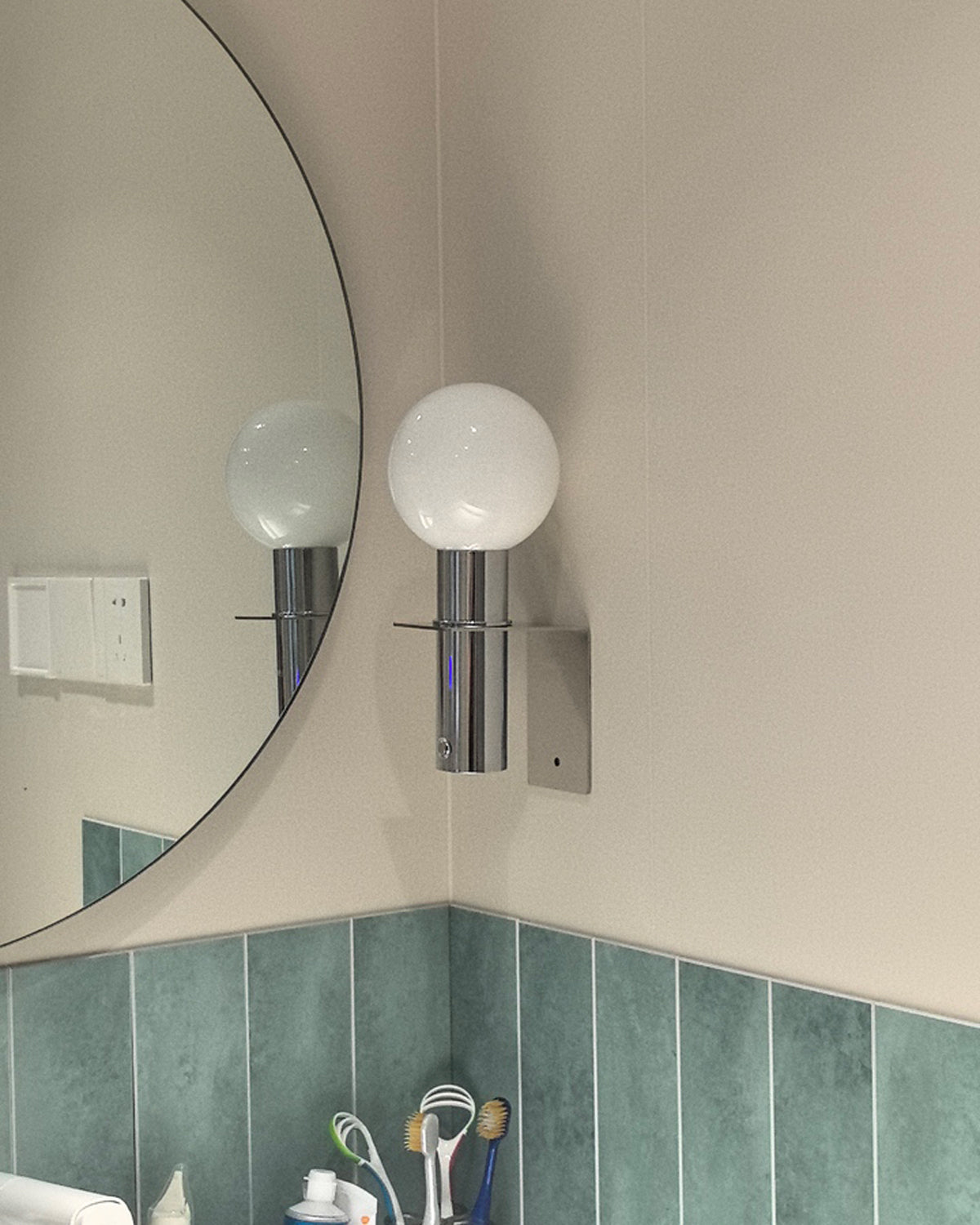 Lumo Mic Wall Lamp