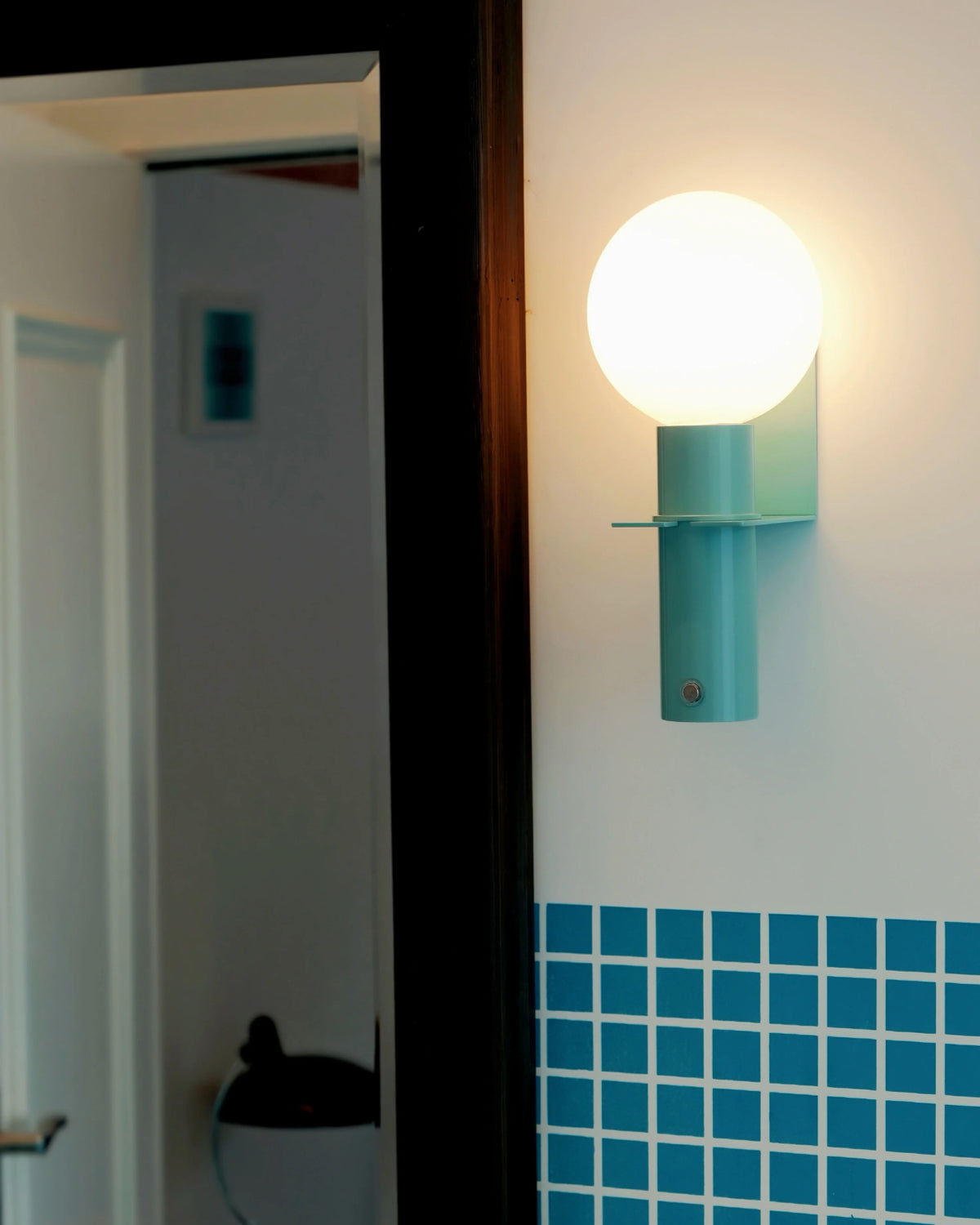 Lumo Mic Wall Lamp