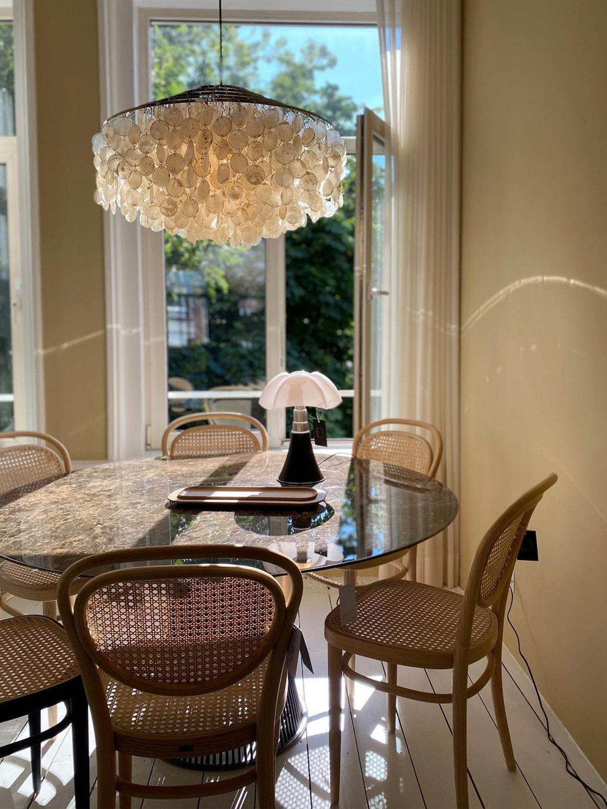 Round Shell Windbell Chandelier-elegalight