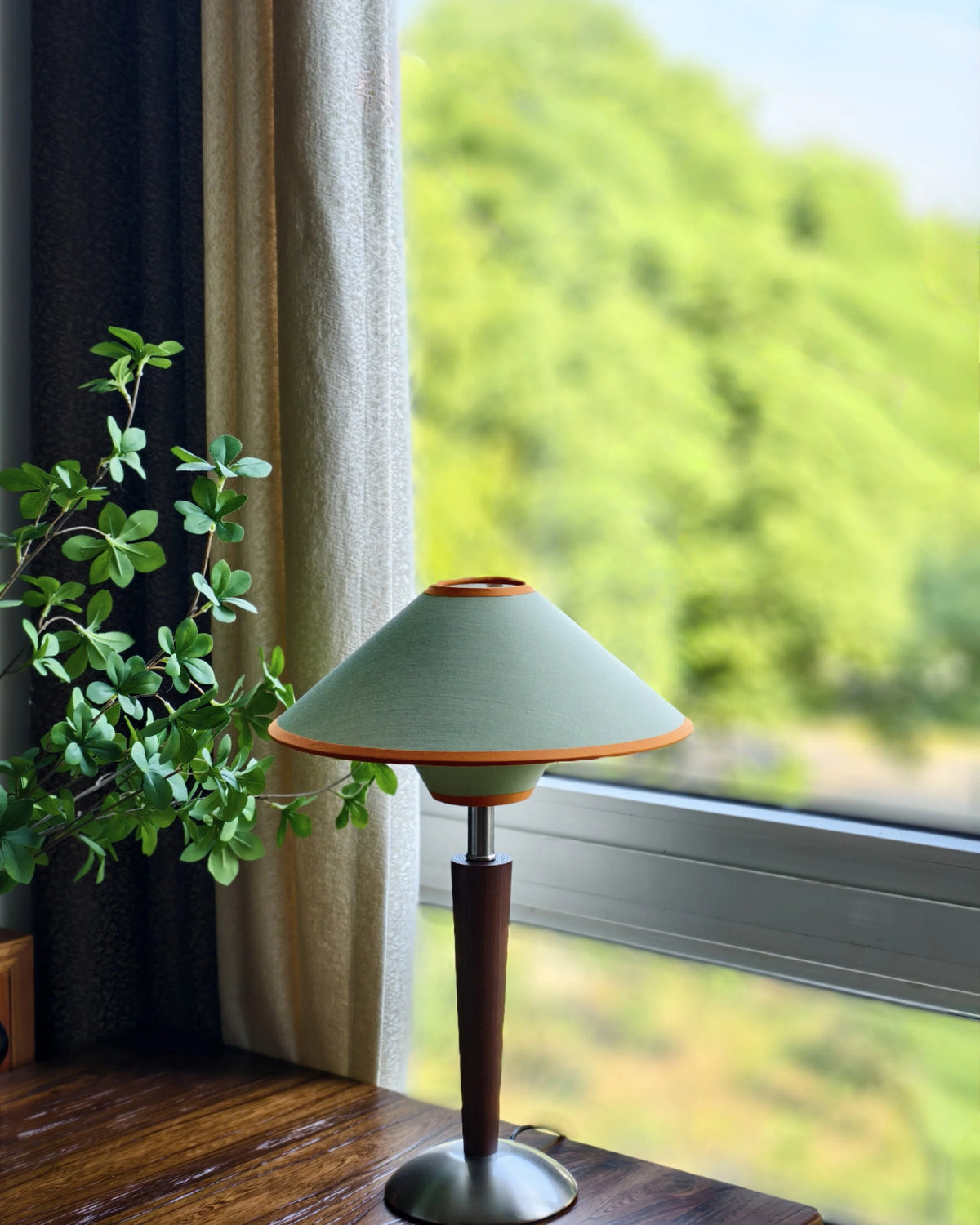 Talonwood Table Lamp